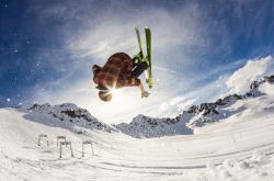 莱万多夫斯基在尤文图斯比赛中持续失利，最后时刻胜出引发热议！气势如虹延续